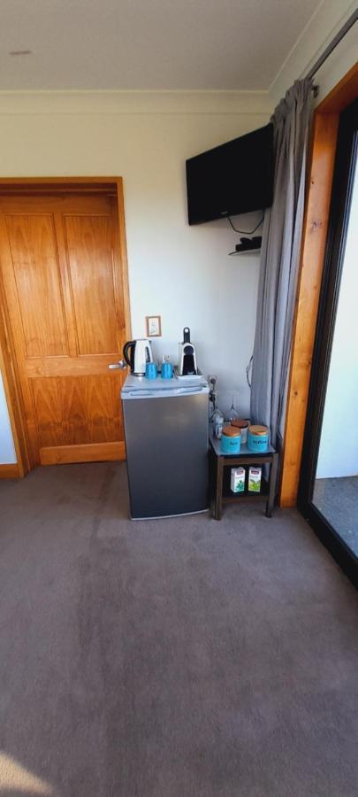 Hill Top Retreat Lower Dashwood Екстериор снимка