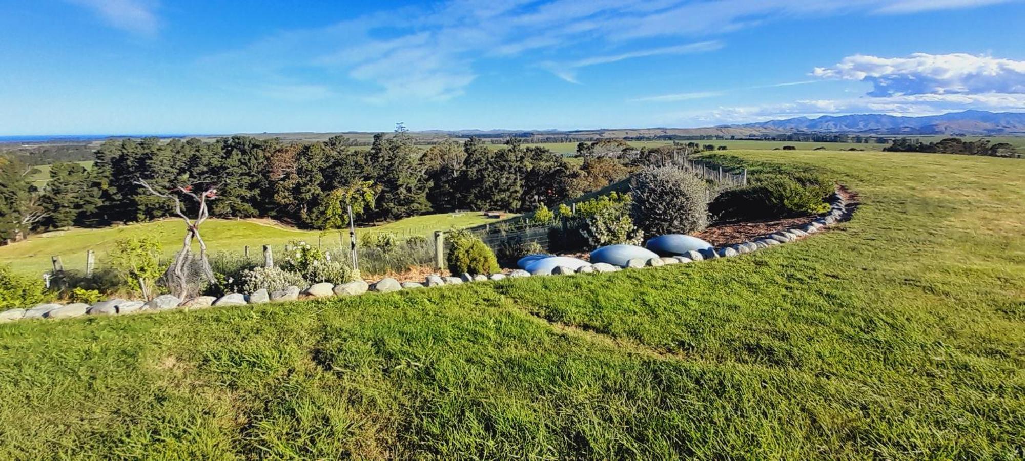 Hill Top Retreat Lower Dashwood Екстериор снимка